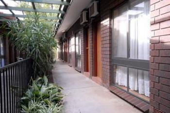 Pavlos Motel 3*