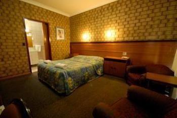 Pavlos Motel Ingle Farm