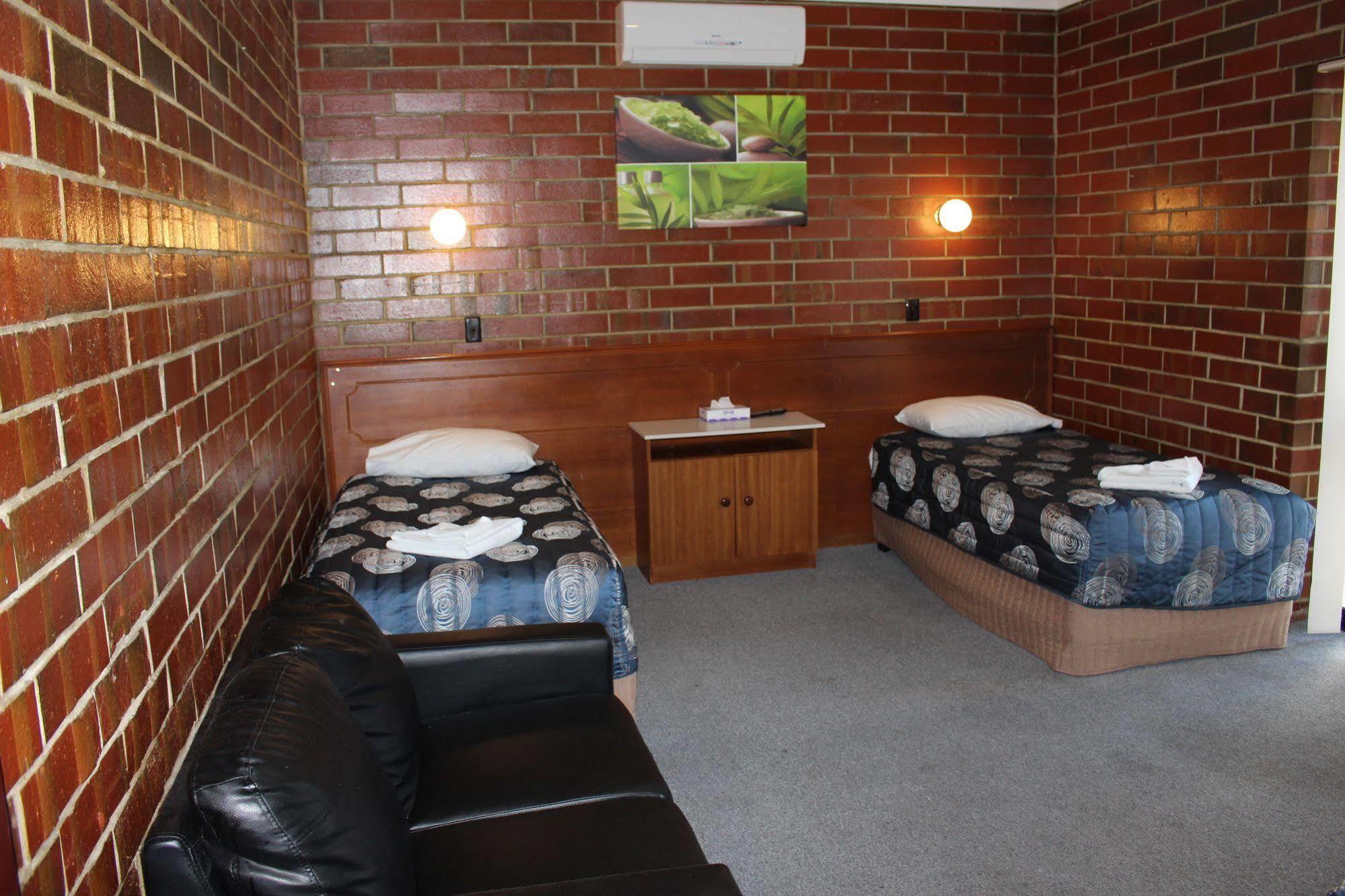 Pavlos Motel 3*